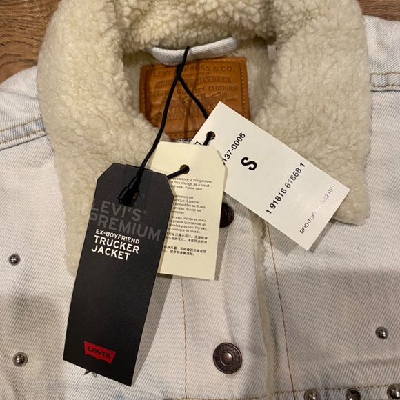 Levi's  Exboyfriend Sherpa Trucker Women Jackett(S) - Picture 4 of 12